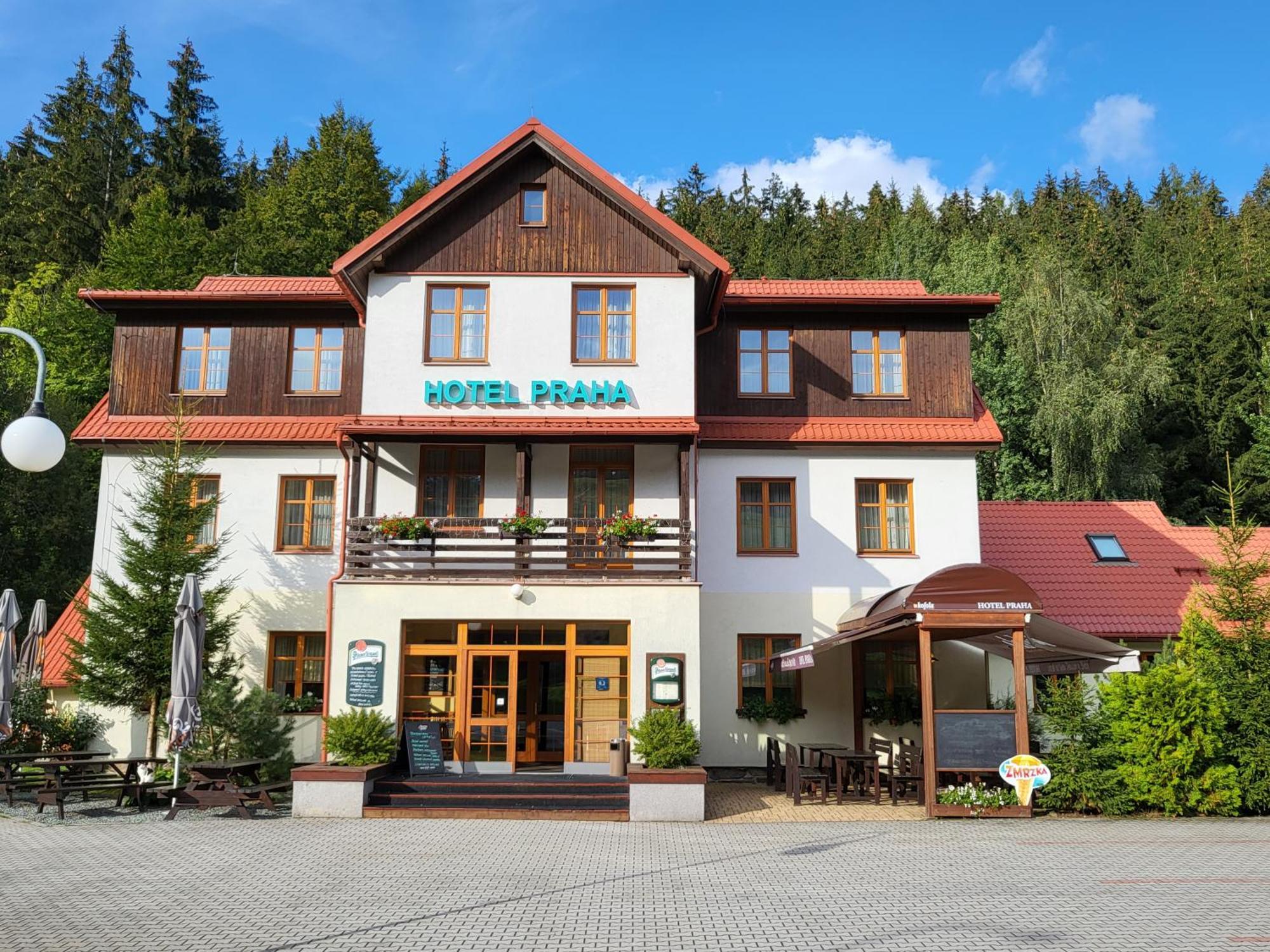 Hotel Praha ديشتني في أورليتسكيخ هوراخ المظهر الخارجي الصورة