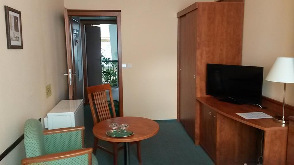 Hotel Praha ديشتني في أورليتسكيخ هوراخ المظهر الخارجي الصورة