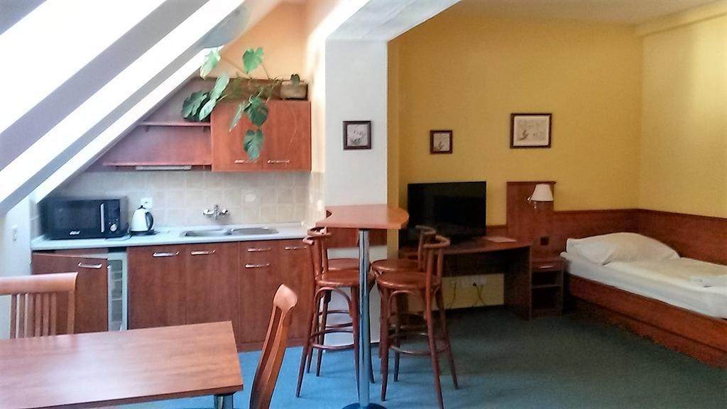 Hotel Praha ديشتني في أورليتسكيخ هوراخ المظهر الخارجي الصورة